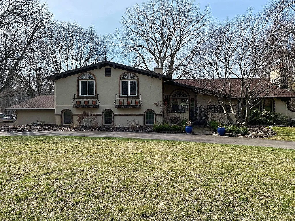 1865 Harvest Ln photo 1