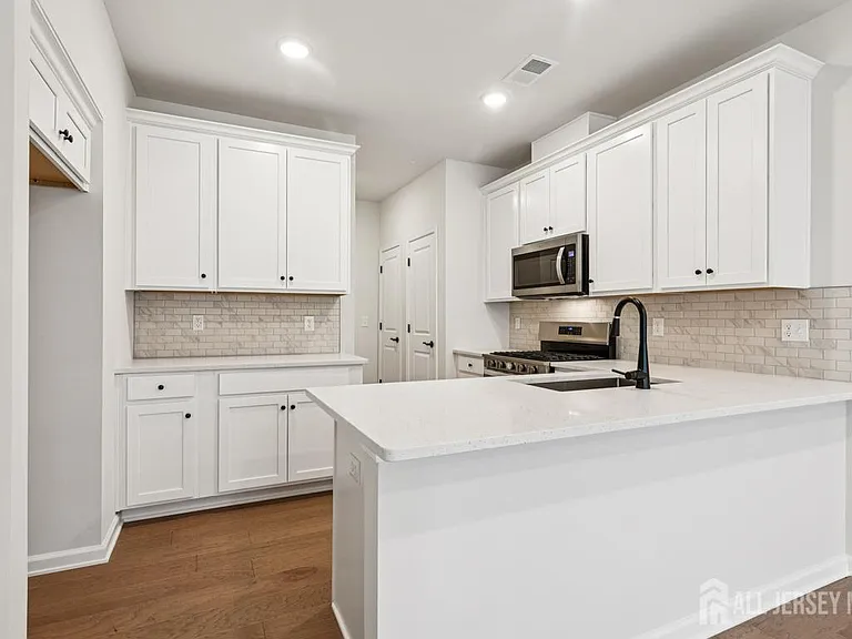 214 Jessie Pl — Photo 11