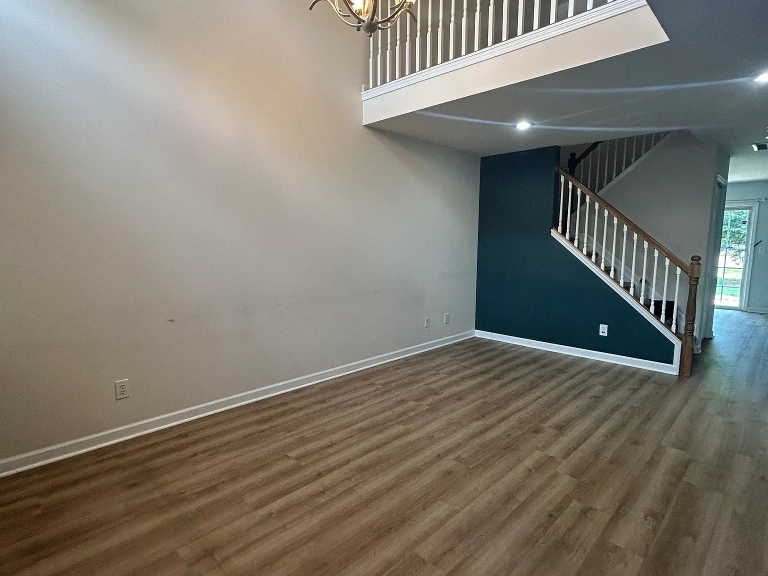 2 bed, 2.5 bath, 1482 sqft, $1,599 — Photo 2