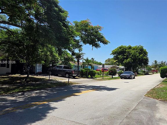 5th image of 298 NE 46th St
