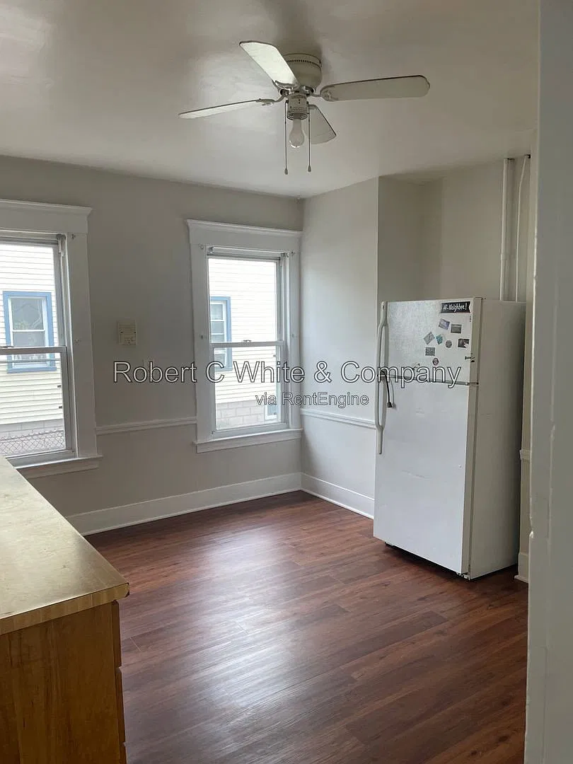 3 bed, 1.0 bath, 1065 sqft, $1,990 — Photo 2