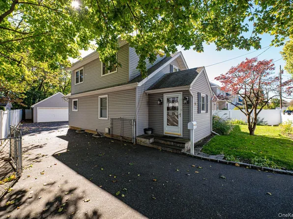 38 High Street, Roslyn Heights, NY 11577