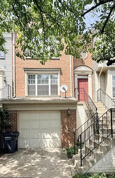45572 Whitcomb Sq — Photo 1