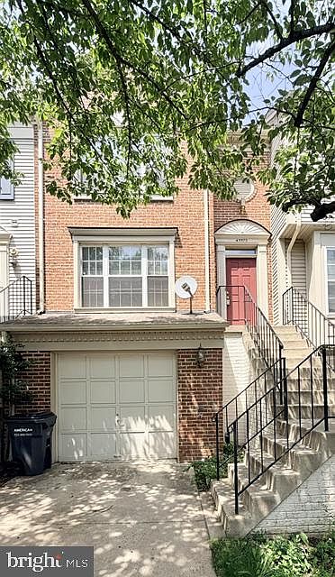 1st image of 45572 Whitcomb Sq