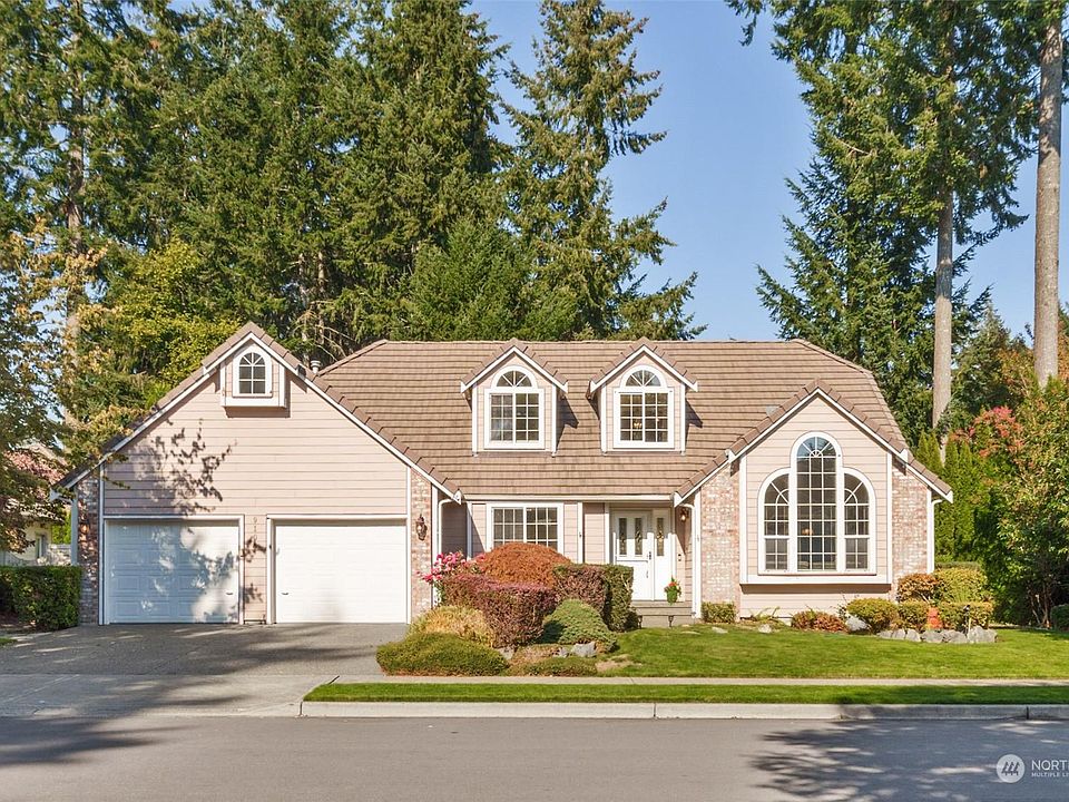 1st image of 9108 Vancouver Dr NE