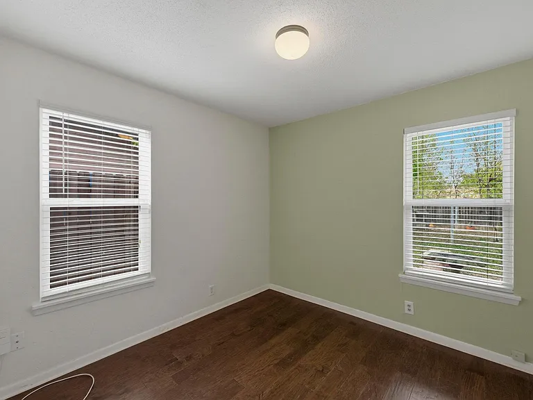 5704 Cedardale Dr — Photo 14