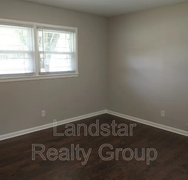 9403 Burgoo King Rd — Photo 16