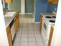 3rd image of 1019 Malaga St
