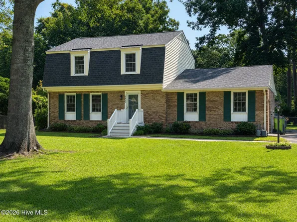 3017 Red Fox Road, Trent Woods, NC 28562