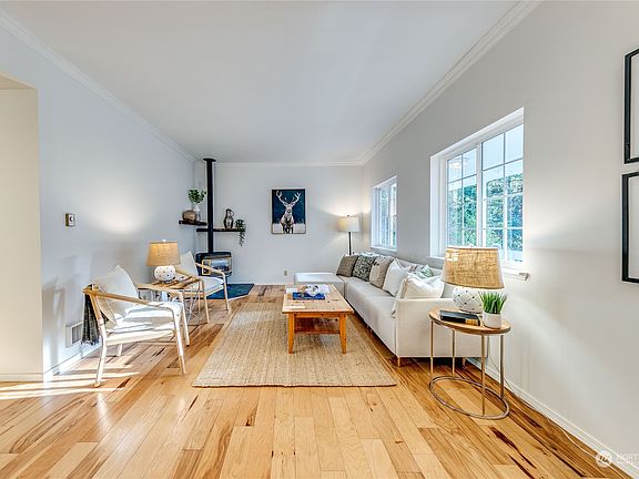 3rd image of 6034 NE Ponderosa Boulevard