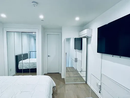 Rented by R New York | media 3