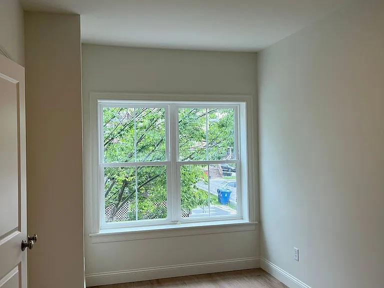 386 Saint John St — Photo 17