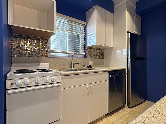 5th image of 445 Washington Blvd APT 8