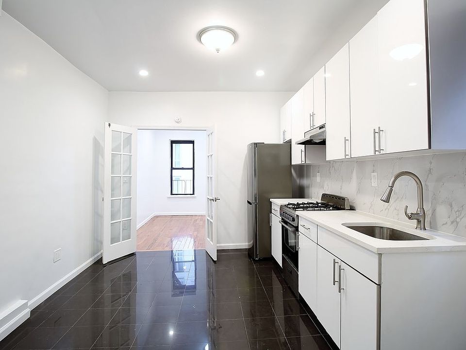 1st image of 332 W 37th St APT 4RW