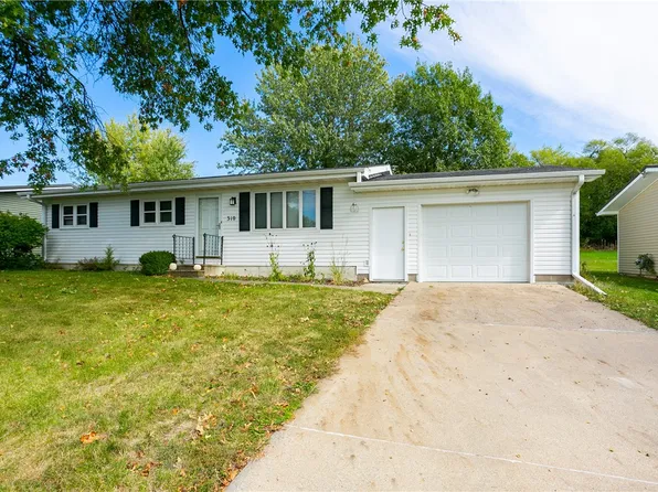 310 S 1st St, Chariton, IA 50049