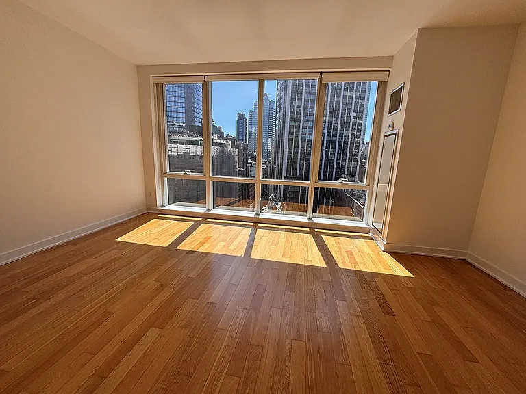 885 6th Ave #14C — Photo 1
