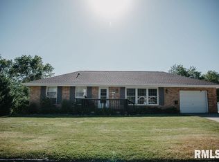 161 Penny Ln, Macomb, IL 61455