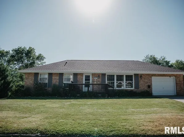 161 Penny Ln, Macomb, IL 61455