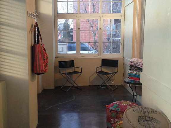 5th image of 2 S Lincoln St #1W