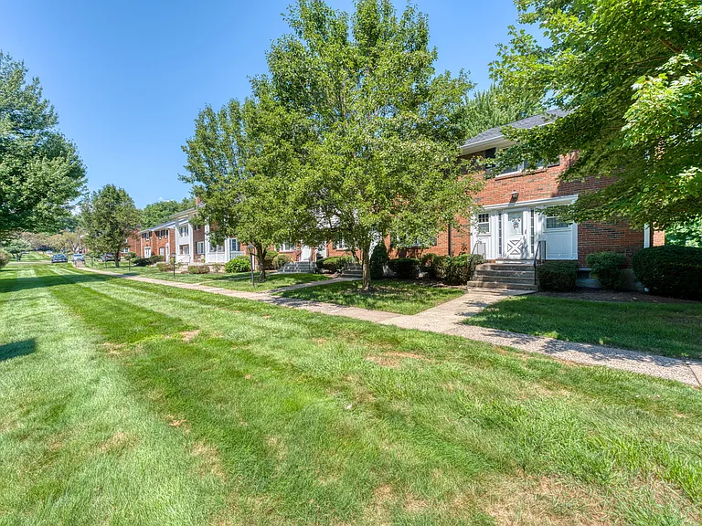 45 Brandywine Ln — Photo 5