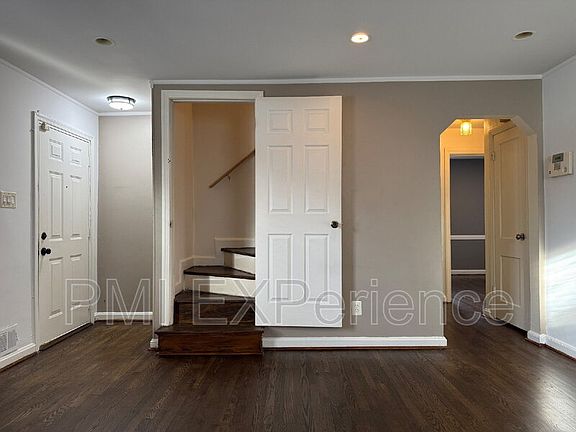 3rd image of 2204 Ramblewood Dr