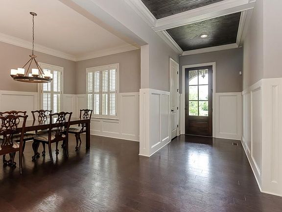 2nd image of 2591 Lulworth Ln
