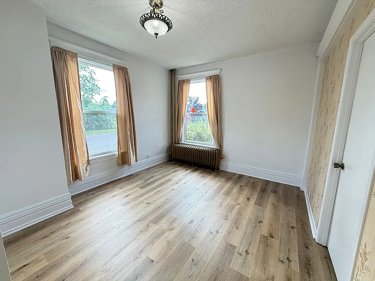 1128 Hammond Ave #1 — Photo 7