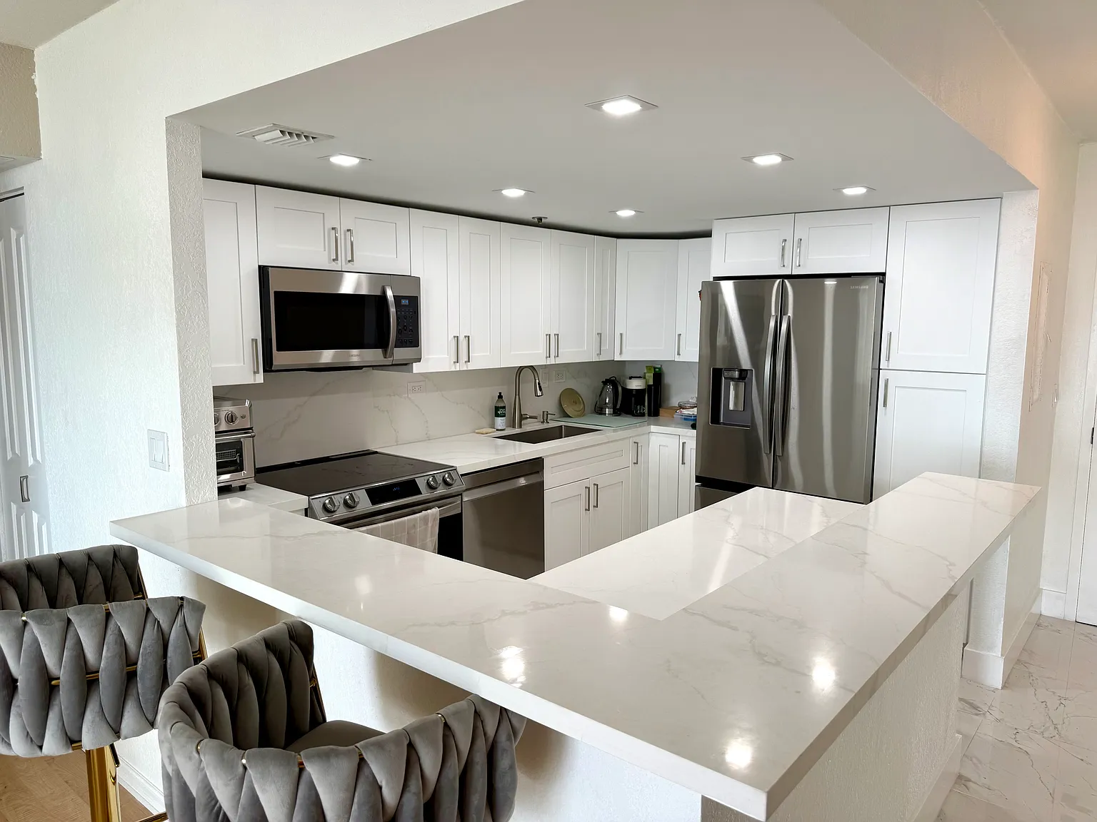 2 bed, 1300 sqft, $3,000 — Photo 1