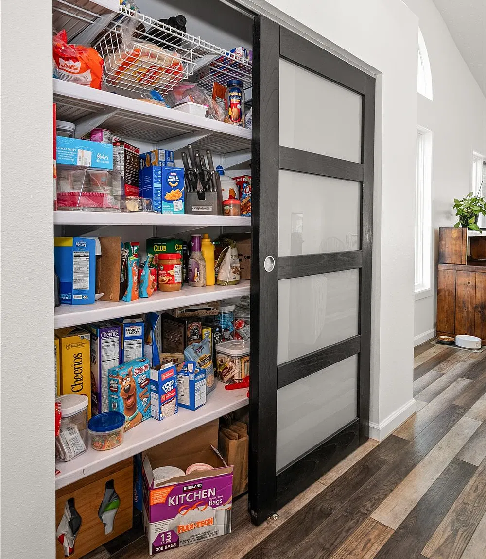 6 bed, 3480 sqft, $5,950 — Photo 4