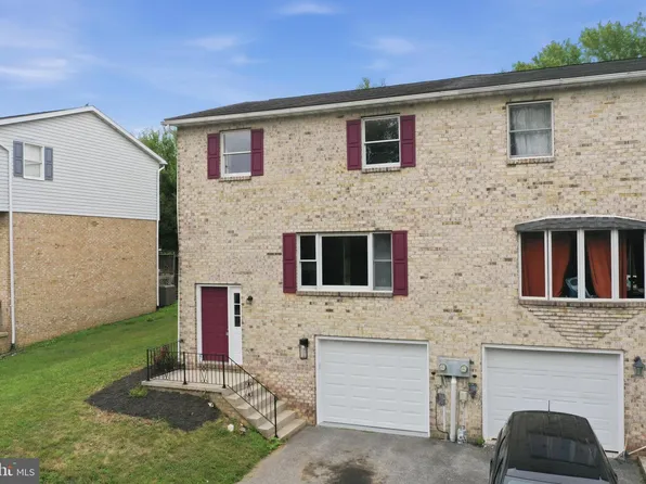 1464 Hollywell Ave, Chambersburg, PA 17201