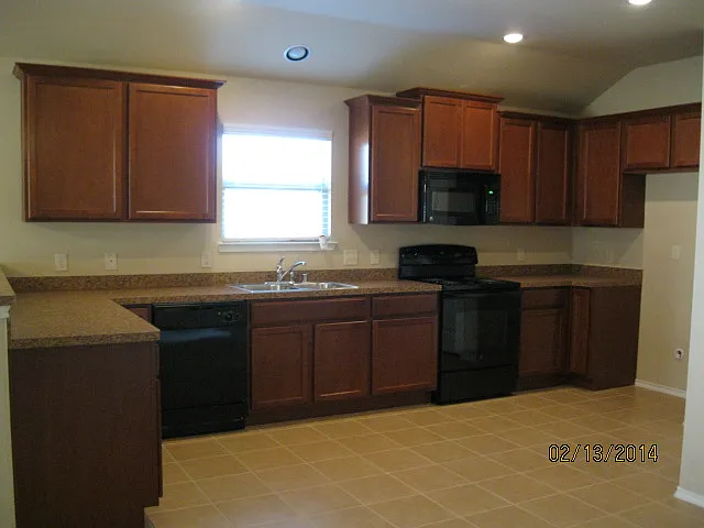 2630 Leslie Ln — Photo 8