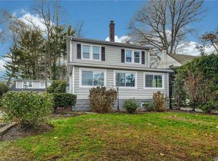 130 Taft Cres, Centerport, NY 11721