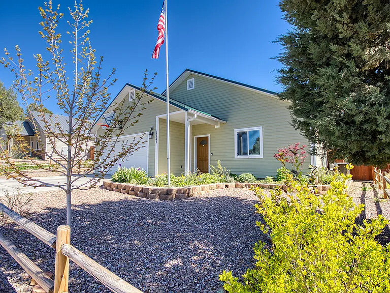 1141 W Cross Creek Ln — Photo 3