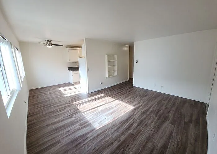 2 bed, 1.5 bath, 800 sqft, $2,260 — Photo 2