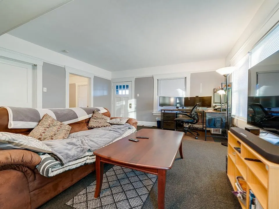 224 Regan St #2