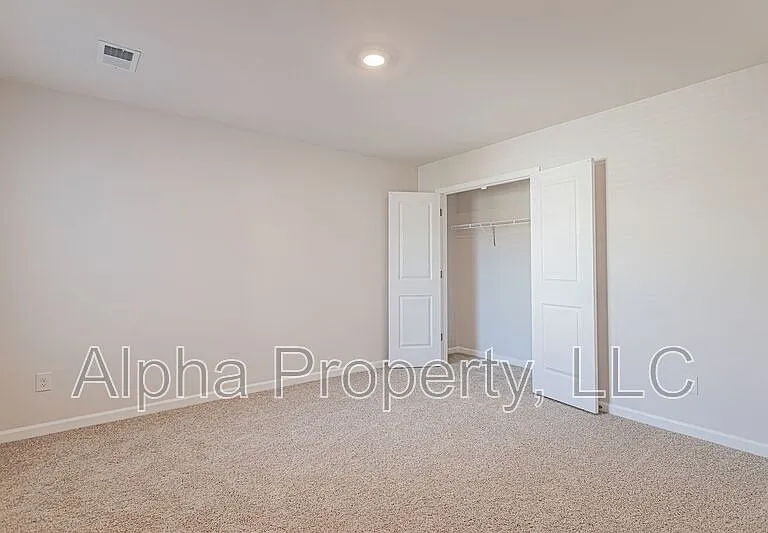 540 Yellow Fox Rd — Photo 25