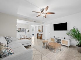 1000 SE 15th St, Fort Lauderdale, FL