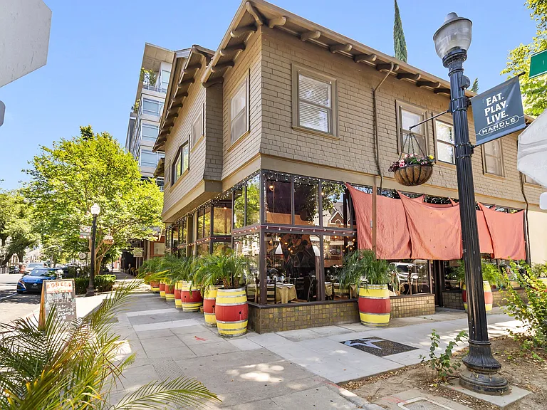 1818 L St #515 — Photo 9