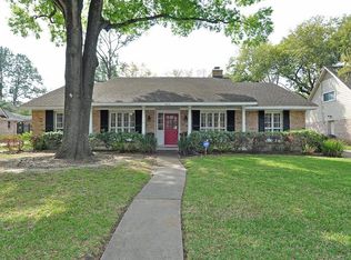 12515 Carriage Hill Dr, Houston, TX 77077