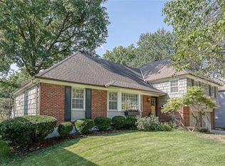 2707 W 50th Ter, Westwood, KS 66205