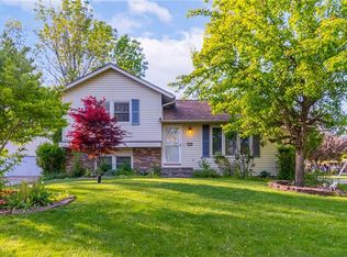 1352 Rosa Dr, Altoona, IA 50009