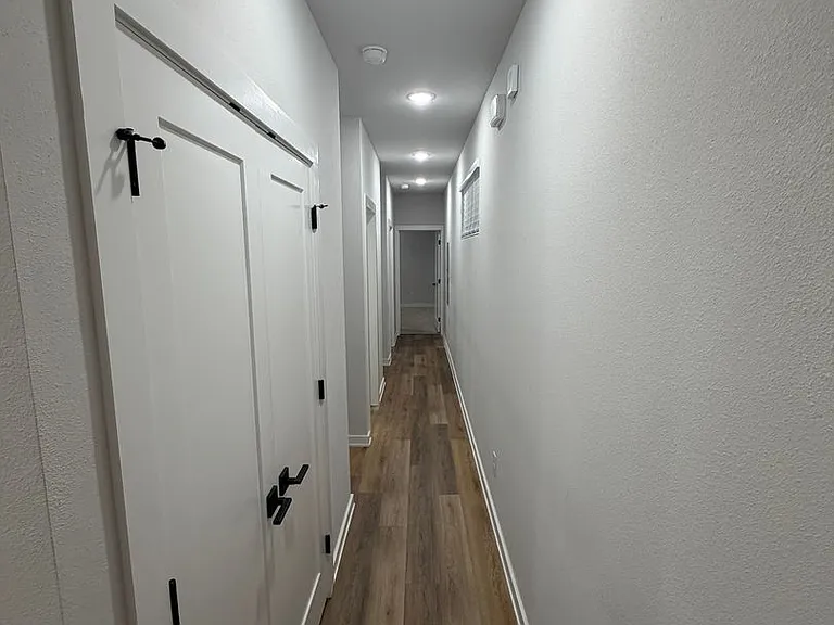 513 W Dallas St — Photo 6