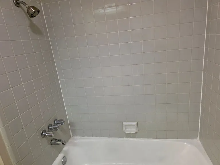 2814 Stewart Dr — Photo 9