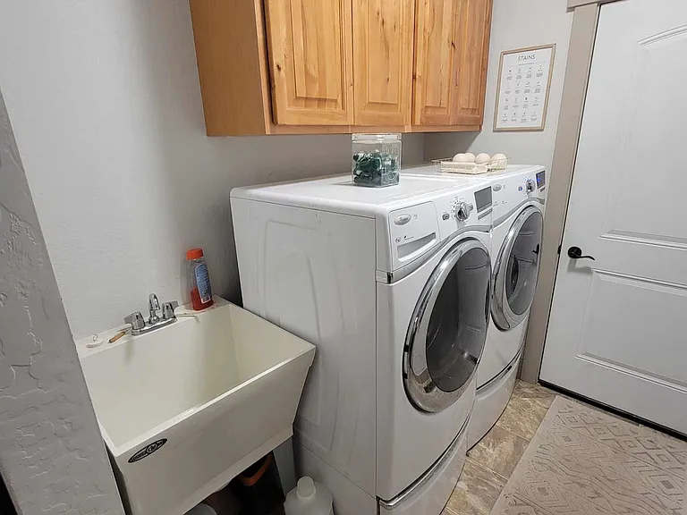 110 Bernie Rd — Photo 15