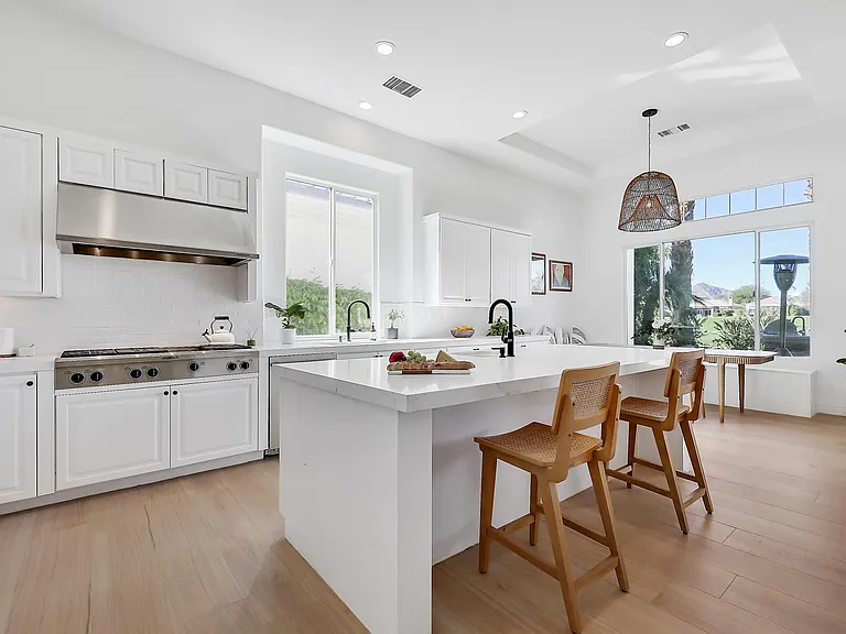 51075 Marbella Ct — Photo 16
