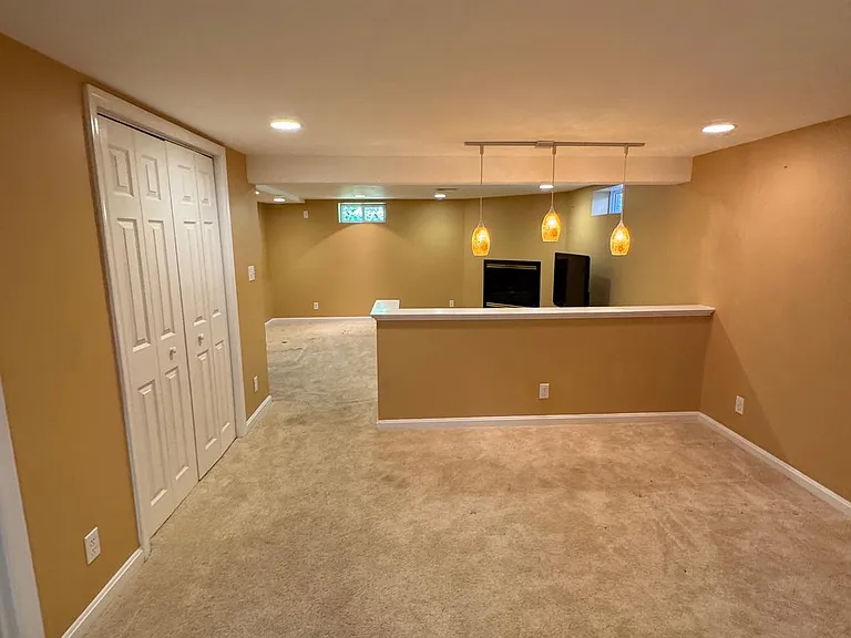 2906 Breezy Ter — Photo 33