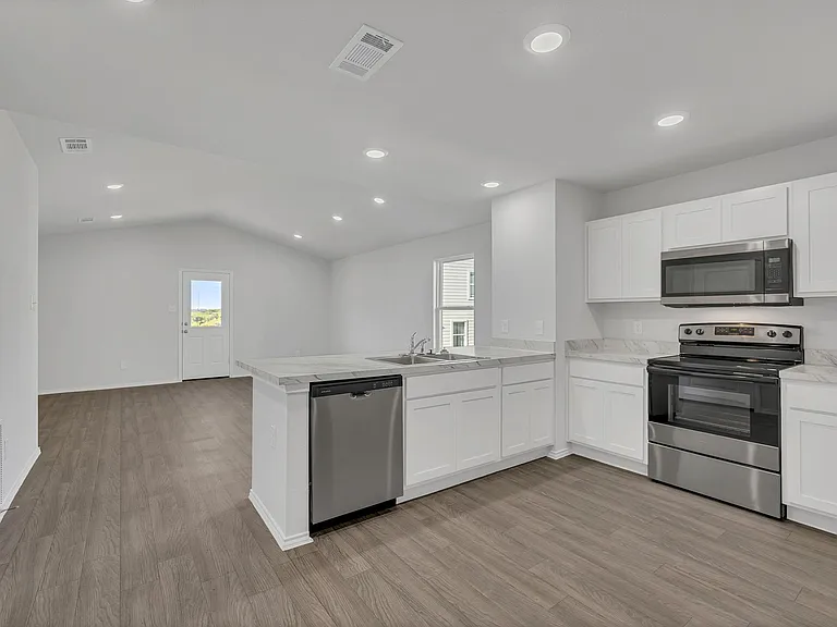332 Azalea Trl — Photo 3