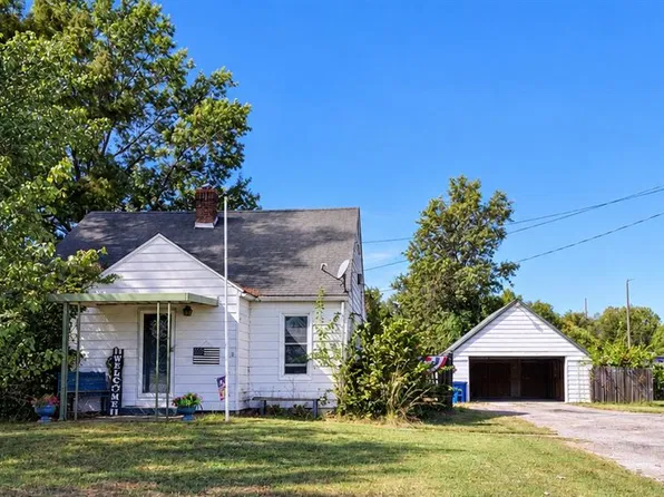 1367 S Washington St, Du Quoin, IL 62832