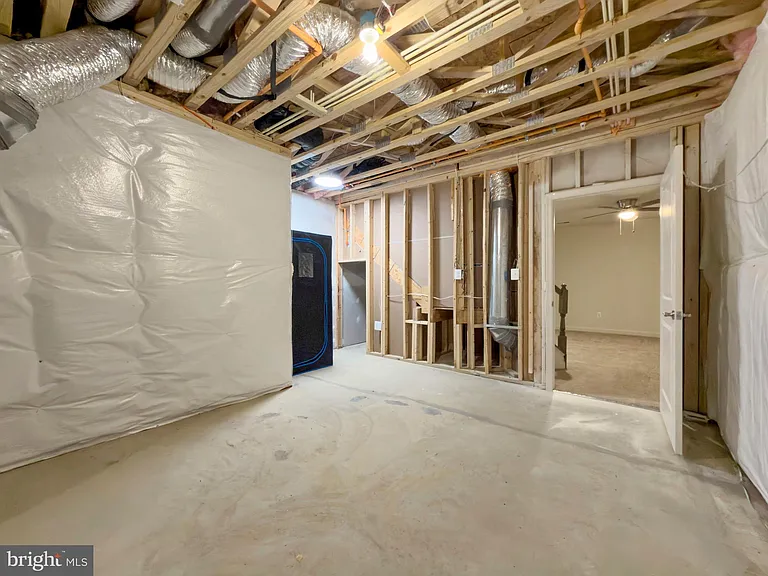 306 Buckeye Cir — Photo 71