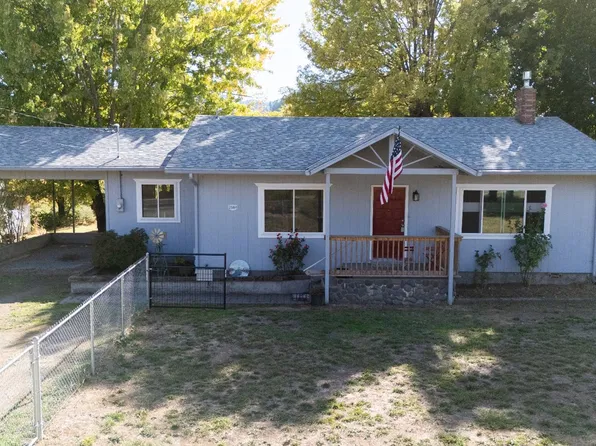 2584 Yokum Rd, Riddle, OR 97469